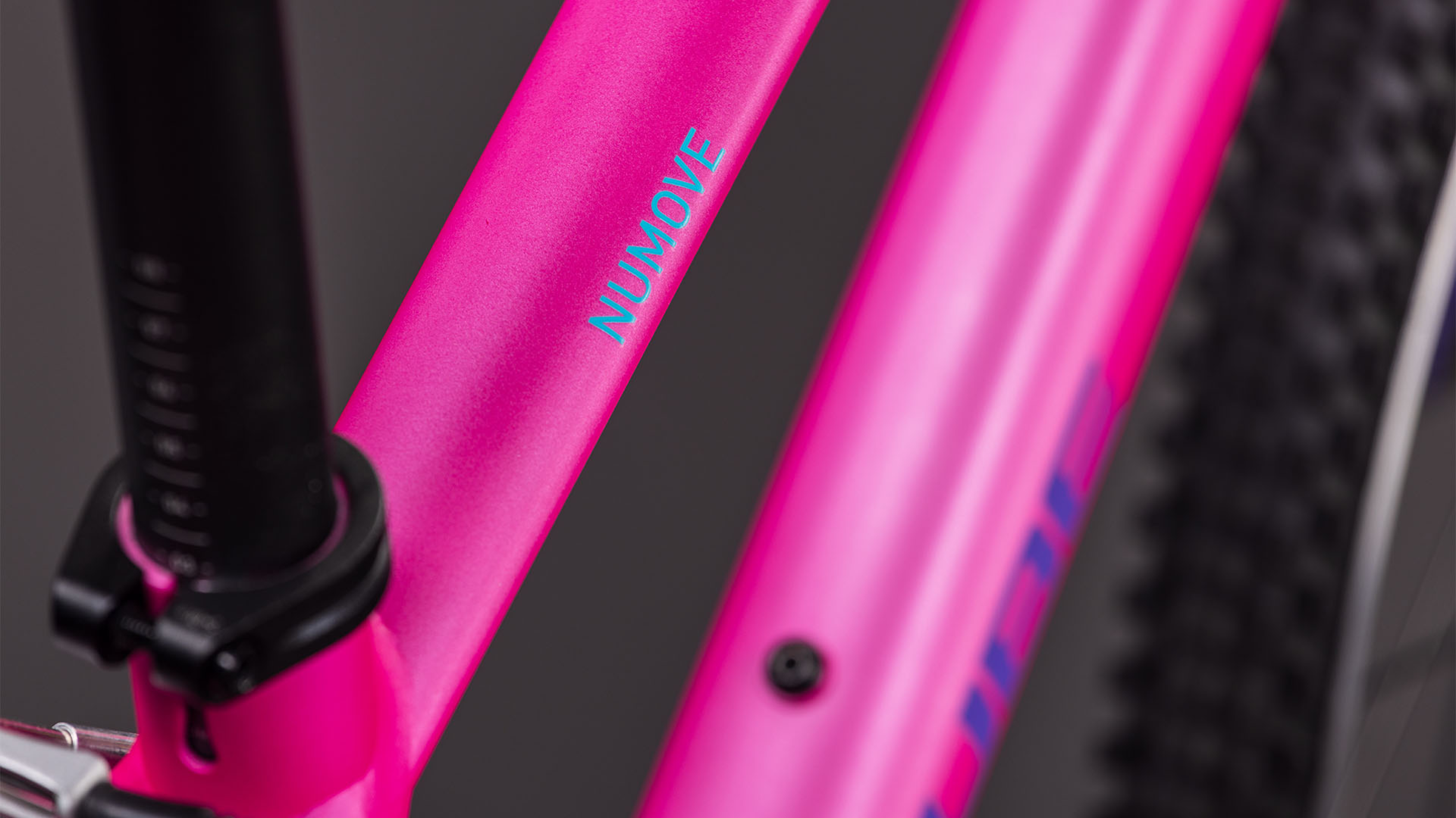 Cube Numove 200 fucsia´n´plum (2027)