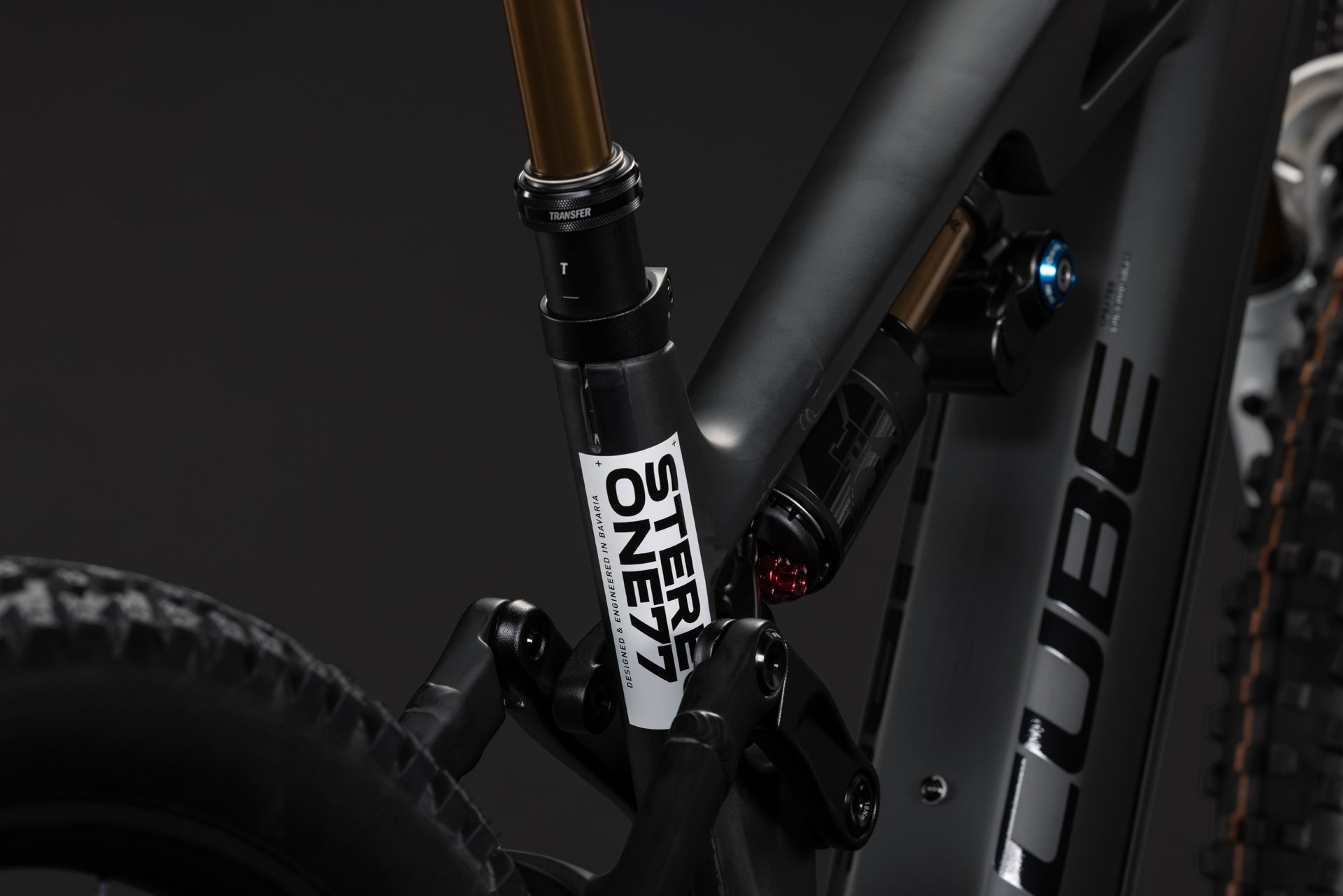 Cube Stereo Hybrid ONE77 HPC AT 800  carbon´n´white (2027)